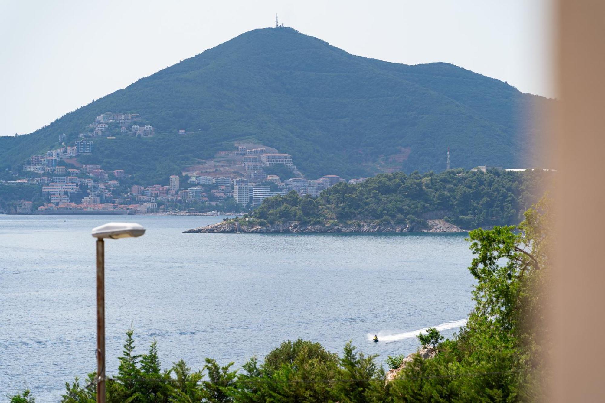 Niki Apartments Przno Sveti Stefan Exteriör bild