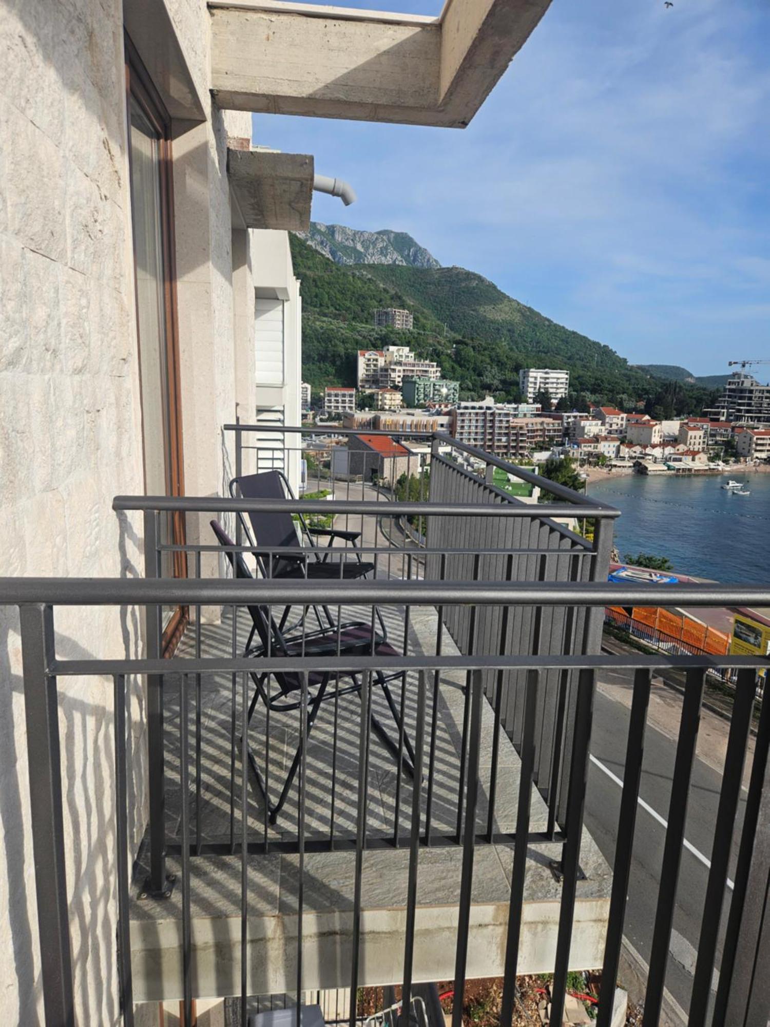 Niki Apartments Przno Sveti Stefan Exteriör bild